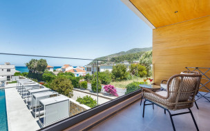 Olia Green Residence