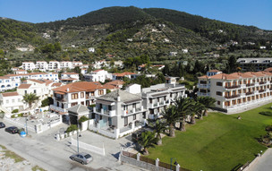 Olia Green Residence
