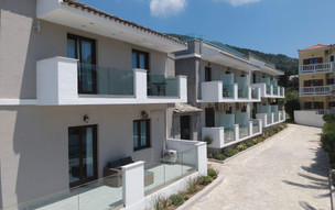 Olia Green Residence