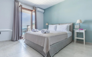 Olia Green Residence