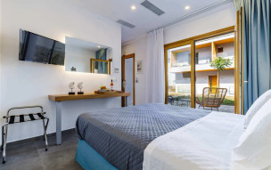Olia Green Residence