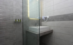Olia Green Residence