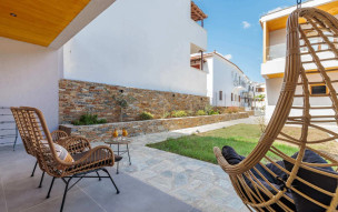 Olia Green Residence