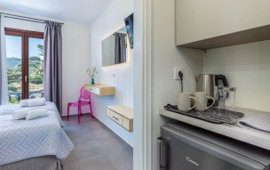 Olia Green Residence