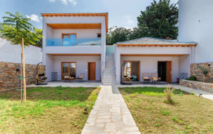 Olia Green Residence