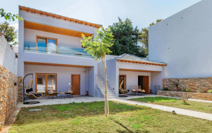 Olia Green Residence