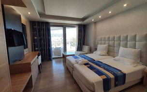 Konstantinos Palace