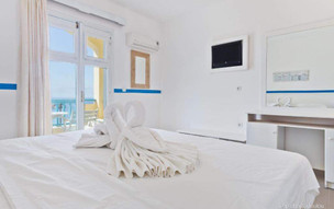 Hotel Sarris