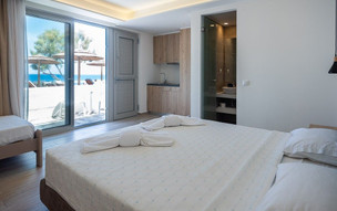 Hotel Cavos Bay