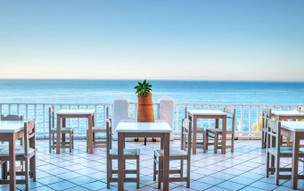 Hotel Cavos Bay