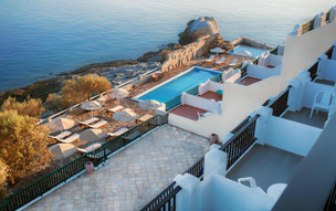 Hotel Cavos Bay