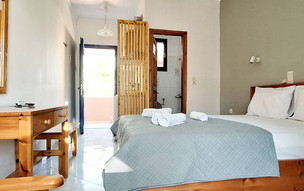 Irini Studios & Maisonettes