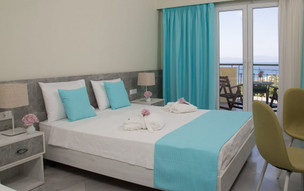 Dvoulůžkový pokoj s možností přistýlky Sea View (STANDARD)