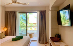 Mako Sea & Suites