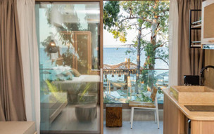 Mako Sea & Suites