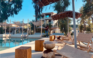 Mako Sea & Suites