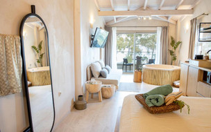 Executive Suite with jacuzzi