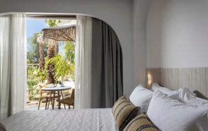 NUSA suites & villas