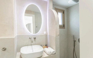 NUSA suites & villas