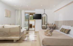 NUSA suites & villas
