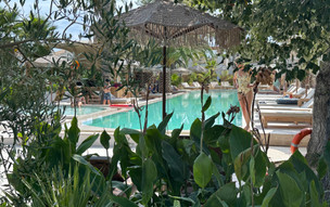 NUSA suites & villas