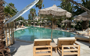 NUSA suites & villas