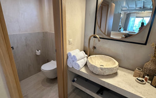 NUSA suites & villas
