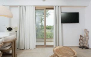 NUSA suites & villas