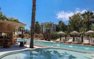 NUSA suites & villas