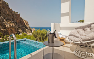 Enilion Luxury Suites