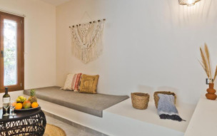Ypsilos Suites