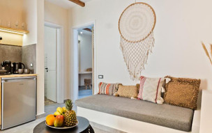 Ypsilos Suites