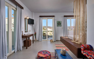 Traditional suite with panoramic sea view