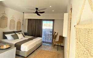 Helios Beach Hotel & Bungalows