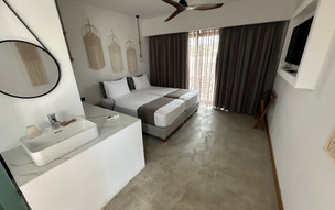 Superior double room with partial sea view