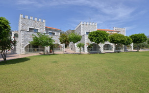 Nefeli Apartments