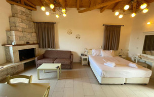 Kolokotronis Hotel