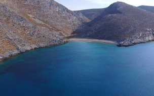 Pláž Panormos Bay