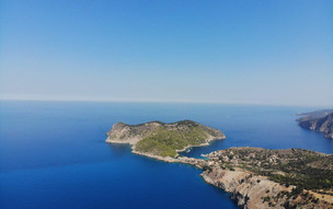 Assos