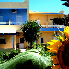 Papafotis Apartments & Suites