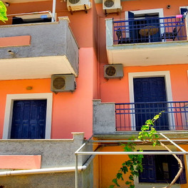 Irini Studios & Maisonettes