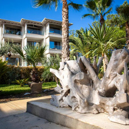 Mako Sea & Suites
