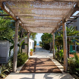 Mako Sea & Suites