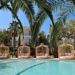 NUSA suites & villas
