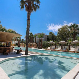 NUSA suites & villas