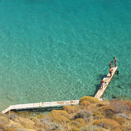 Pláž Levrossos