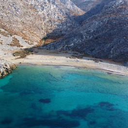 Pláž Panormos Bay